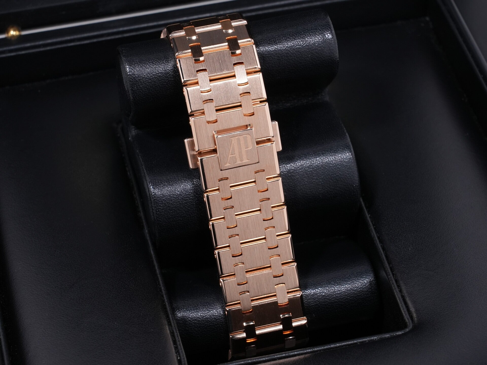 Audemars Piguet Royal Oak Ref. 15400OR.OO.1220OR.03 Pink Gold Blue Dial, Excellent Condition qrztwahm