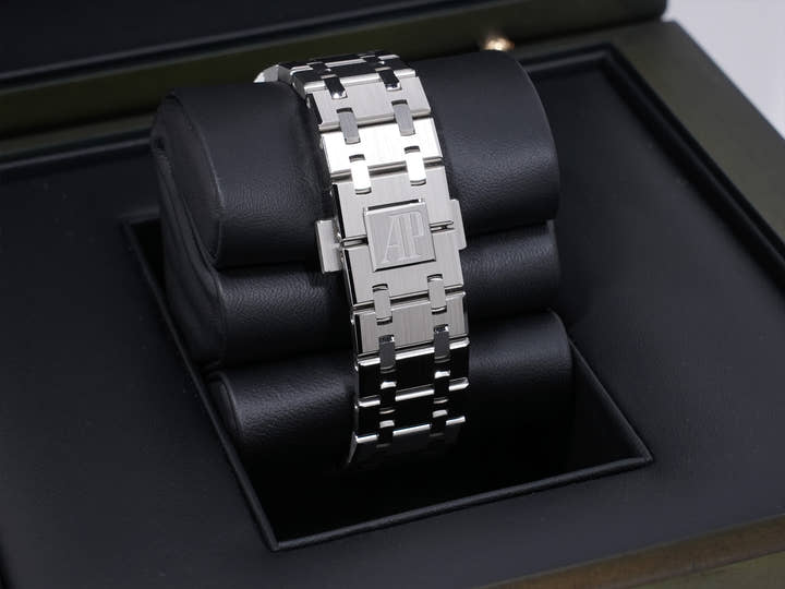オーデマピゲ ロイヤルオーク クロノグラフ Ref.26715ST.OO.1356ST.01 ステンレススチール ナイトブルー文字盤 未使用 uxt2yrt3