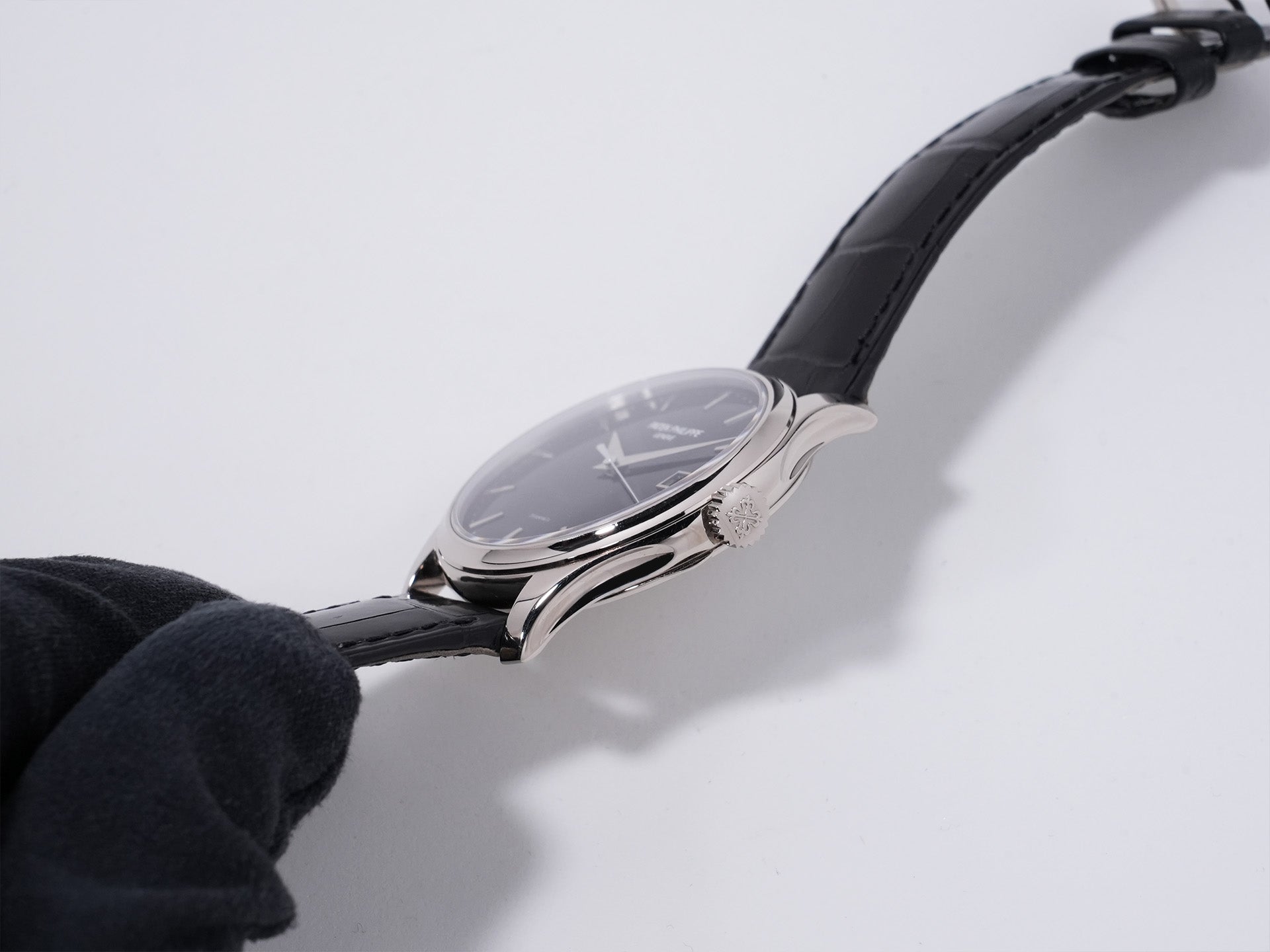 パテックフィリップ カラトラバ ティファニー Ref.5227G-010 ホワイトゴールド ブラック文字盤 中古 u292n6o5