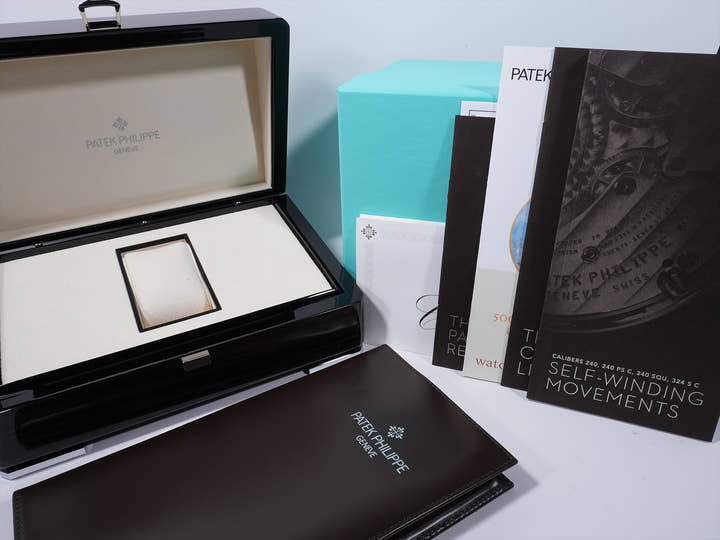パテックフィリップ カラトラバ ティファニー Ref.5227G-010 ホワイトゴールド ブラック文字盤 中古 u292n6o5