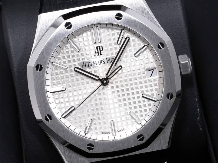 Audemars Piguet Royal Oak Ref. 15500ST.OO.1220ST.04 Stainless Steel Silver Dial Pre-owned (Excellent Condition) z2a2zx3i