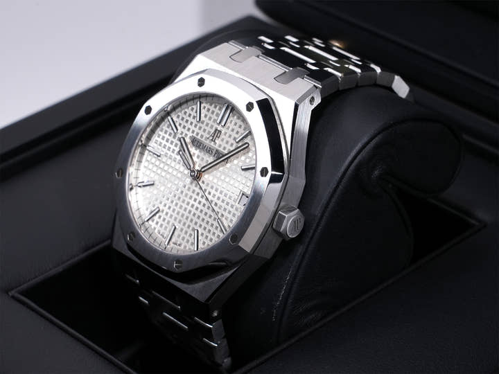 Audemars Piguet Royal Oak Ref. 15500ST.OO.1220ST.04 Stainless Steel Silver Dial Pre-owned (Excellent Condition) z2a2zx3i