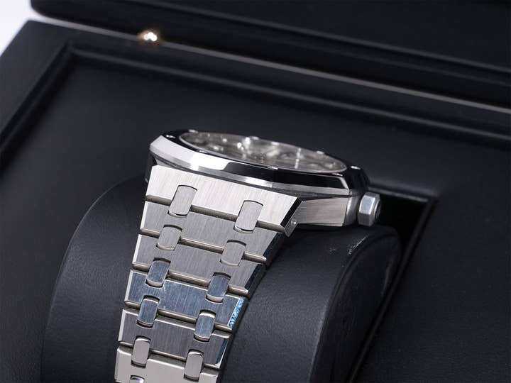 Audemars Piguet Royal Oak Ref. 15500ST.OO.1220ST.04 Stainless Steel Silver Dial Pre-owned (Excellent Condition) z2a2zx3i