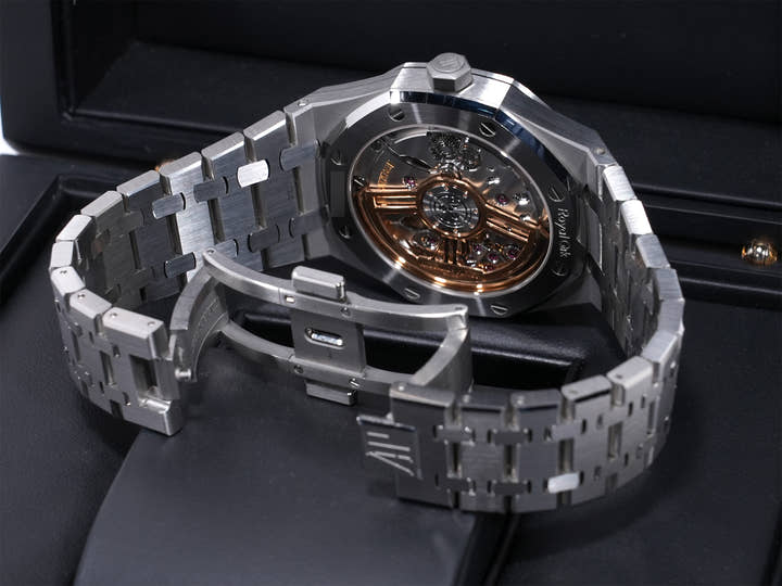 Audemars Piguet Royal Oak Ref. 15500ST.OO.1220ST.04 Stainless Steel Silver Dial Pre-owned (Excellent Condition) z2a2zx3i