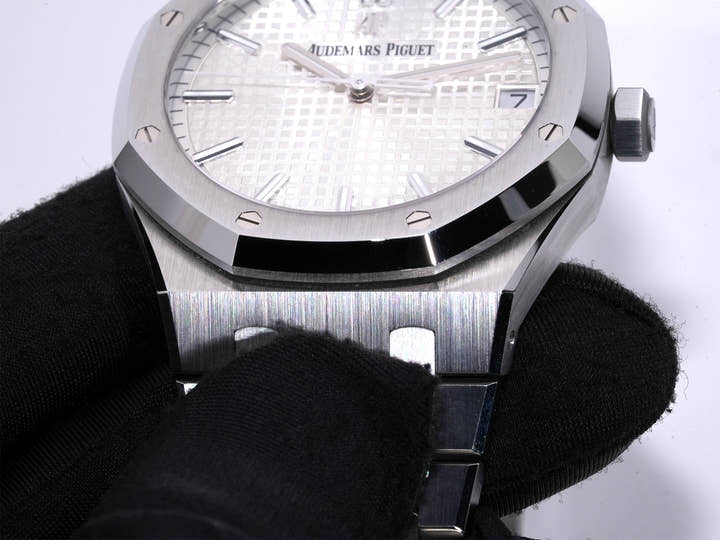 Audemars Piguet Royal Oak Ref. 15500ST.OO.1220ST.04 Stainless Steel Silver Dial Pre-owned (Excellent Condition) z2a2zx3i