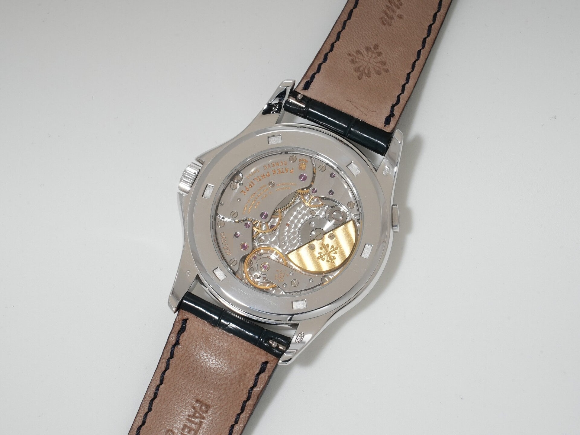 パテックフィリップ コンプリケーション ワールドタイム Ref.5130G-001 ホワイトゴールド シルバー文字盤 中古 uspxe9oc