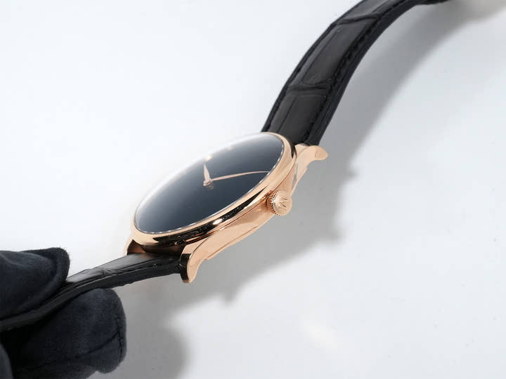 H.モーザー ベンチャー Ref.2327-0410 レッドゴールド ベンタブラック文字盤 美中古 4vwnjnut