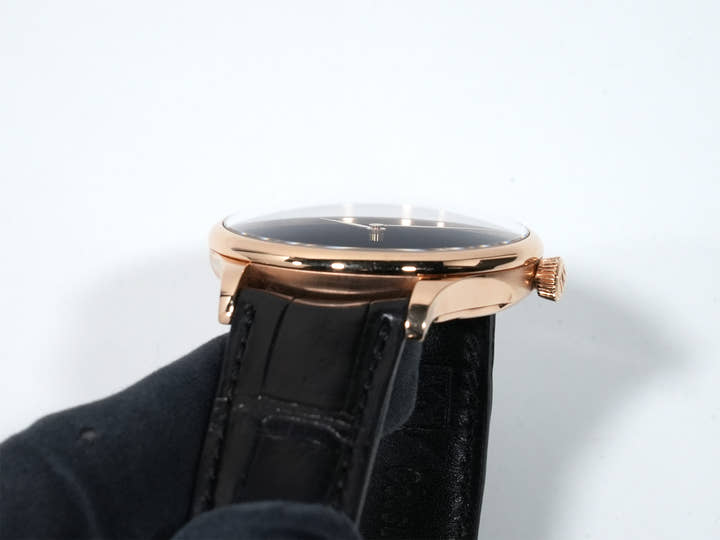 H.モーザー ベンチャー Ref.2327-0410 レッドゴールド ベンタブラック文字盤 美中古 4vwnjnut