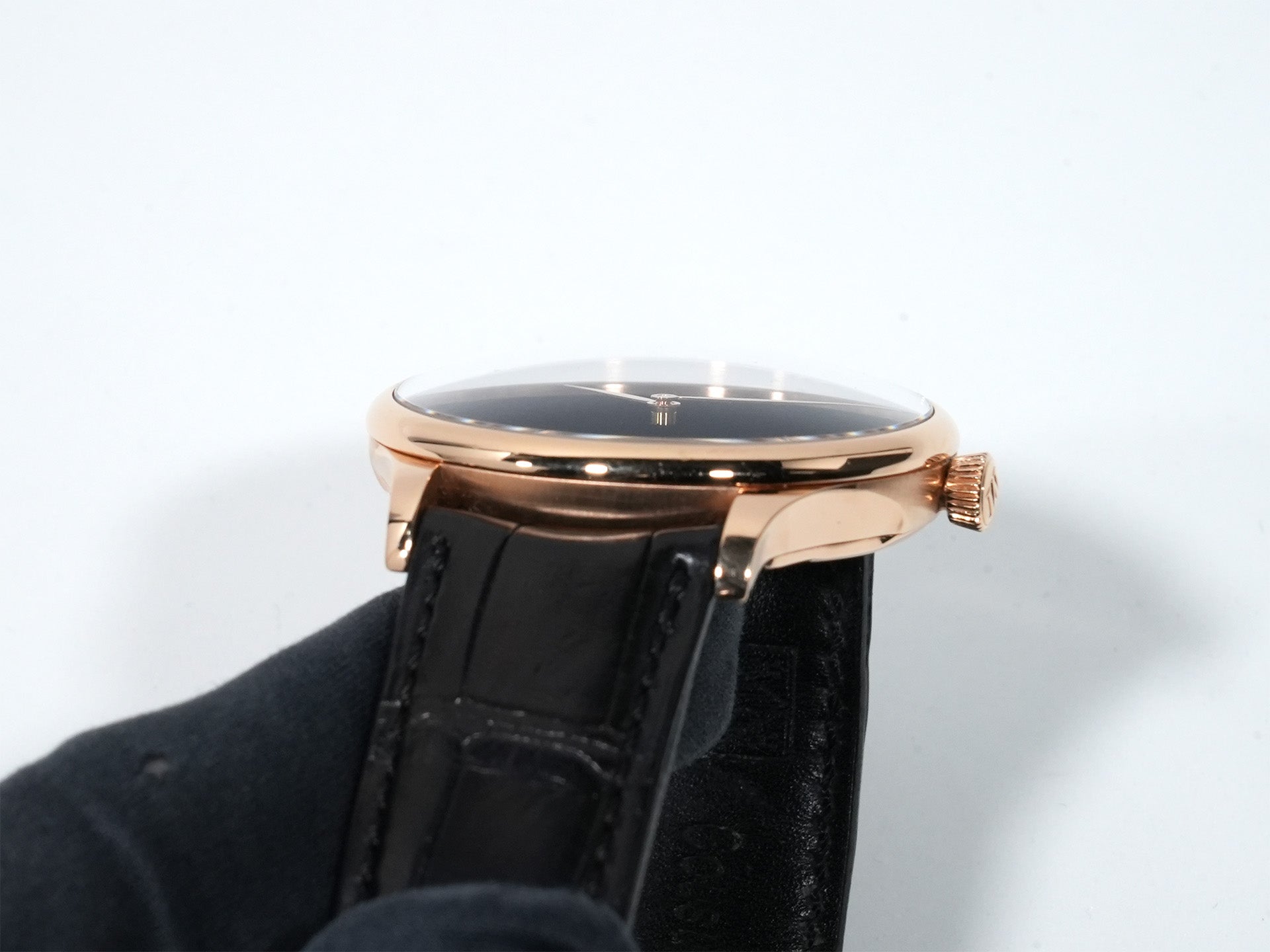 H.モーザー ベンチャー Ref.2327-0410 レッドゴールド ベンタブラック文字盤 美中古 4vwnjnut