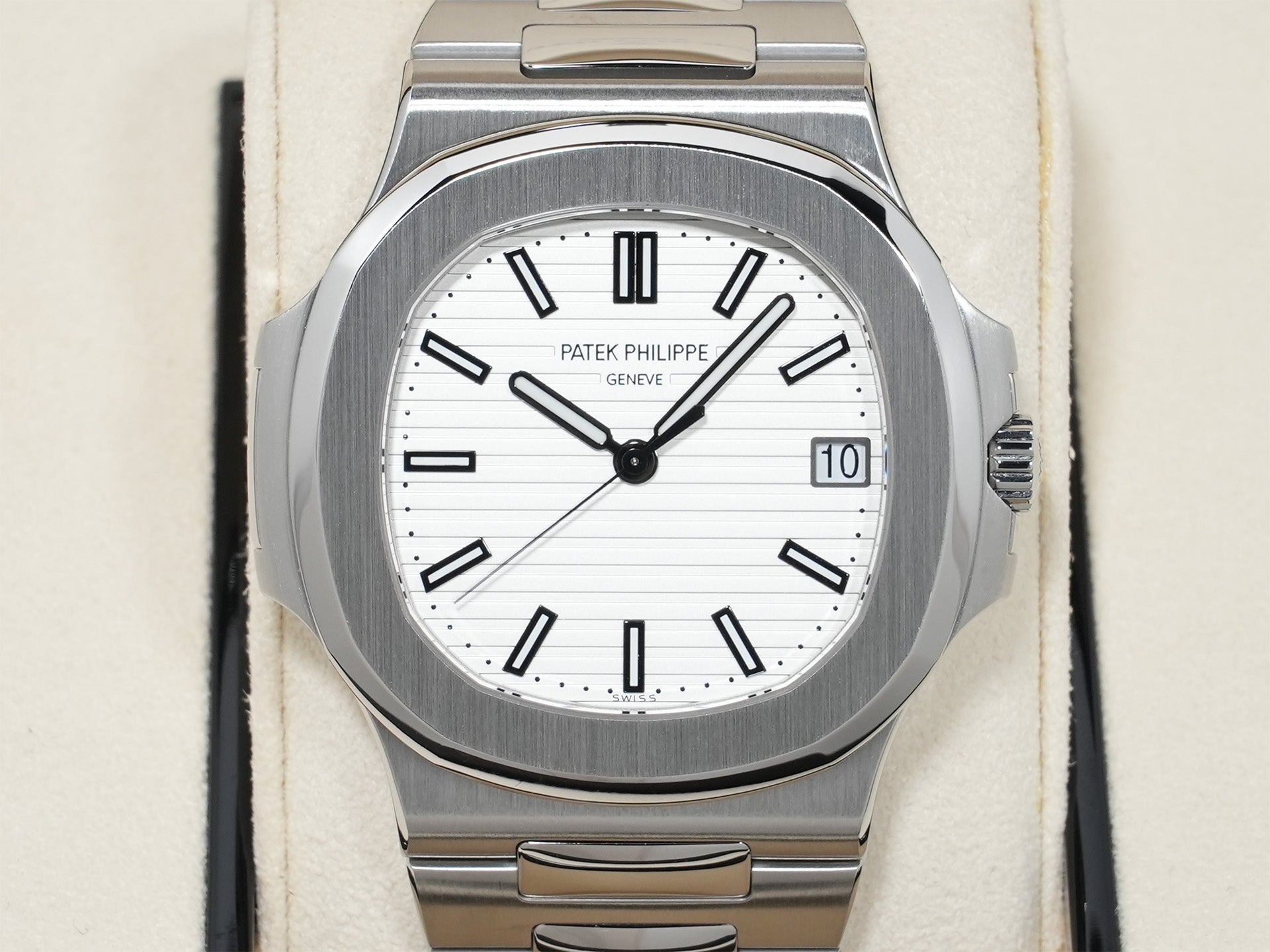 パテックフィリップ ノーチラス Ref.5711/1A-011 ステンレススチール ホワイト文字盤 美品 pnpxpiku