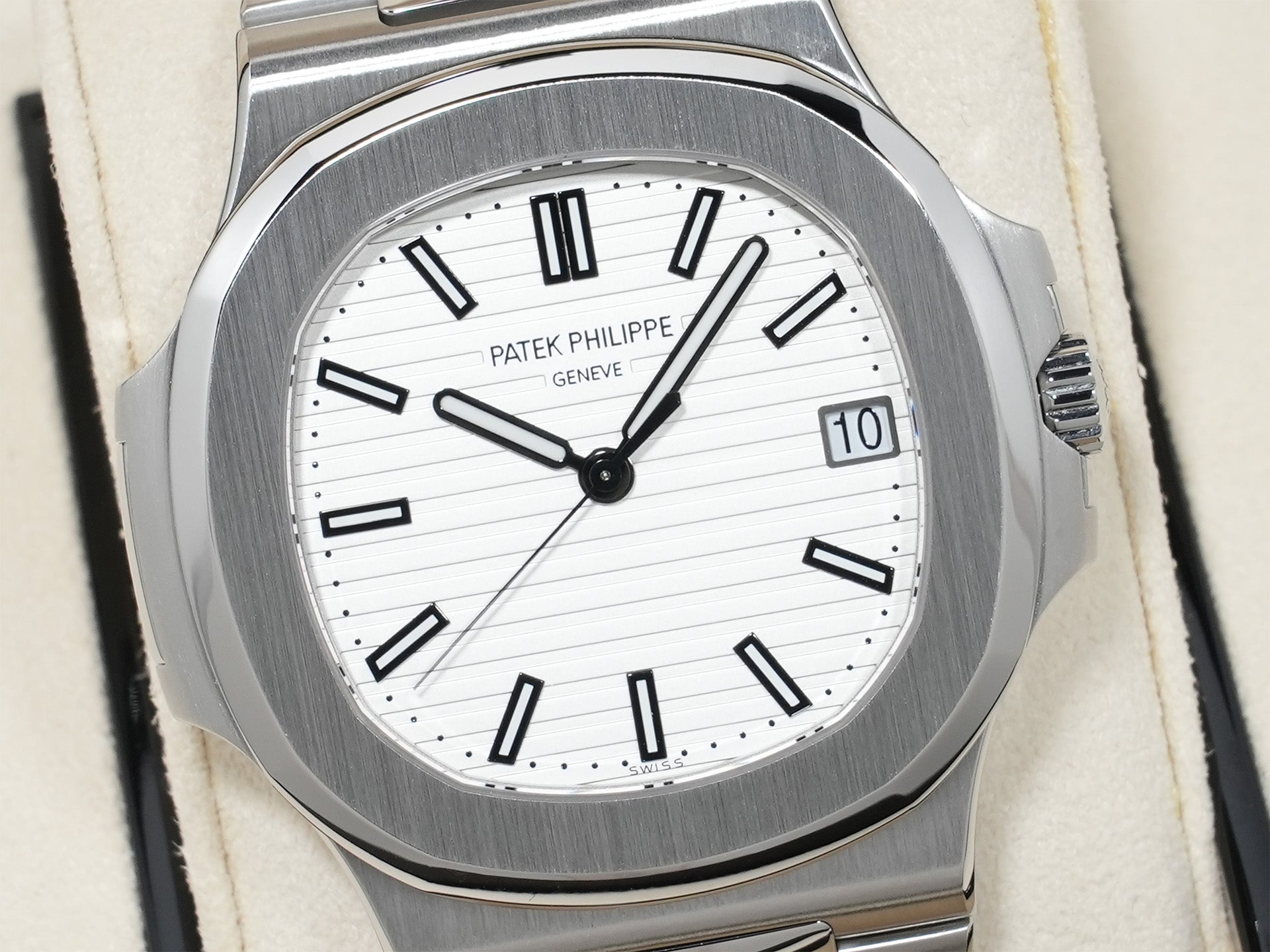 パテックフィリップ ノーチラス Ref.5711/1A-011 ステンレススチール ホワイト文字盤 美品 pnpxpiku