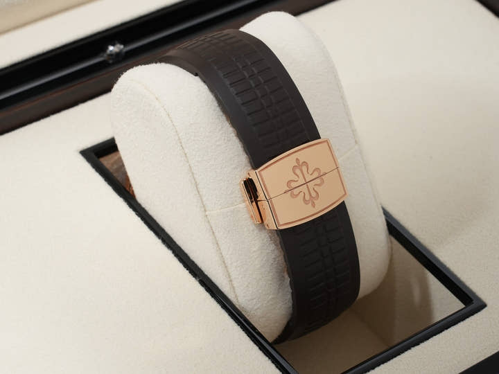 Patek Philippe Aquanaut Ref. 5164R-001 Rose Gold Brown Embossed Dial, Excellent Condition 6rifj45e