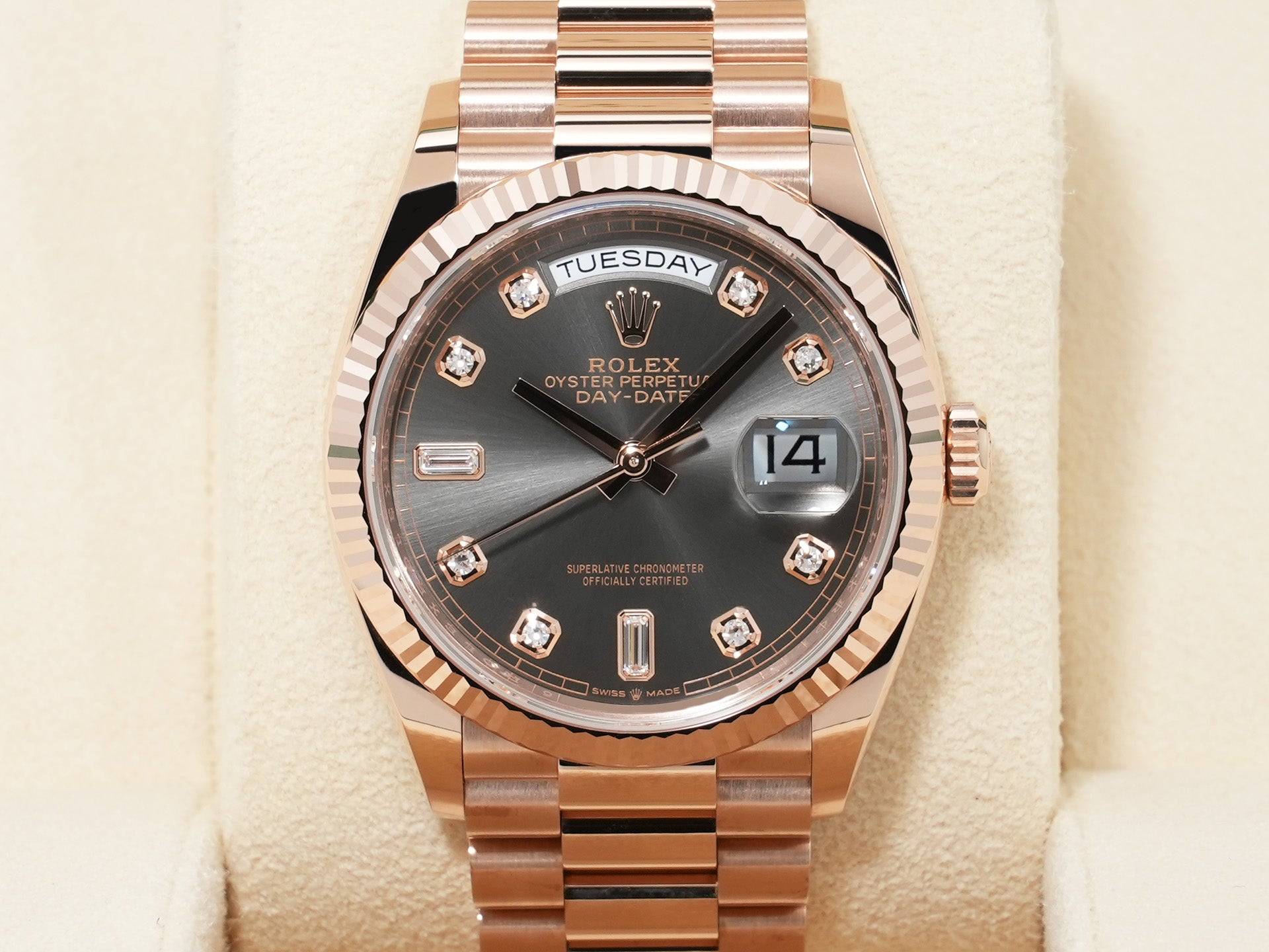 Rolex Day-Date 36 Ref. 128235 Everose Gold Slate Dial with 10 Diamond Hour Markers, Pre-owned, Excellent Condition.  (66kk6ak3 appears to be an internal reference number and is not translated)