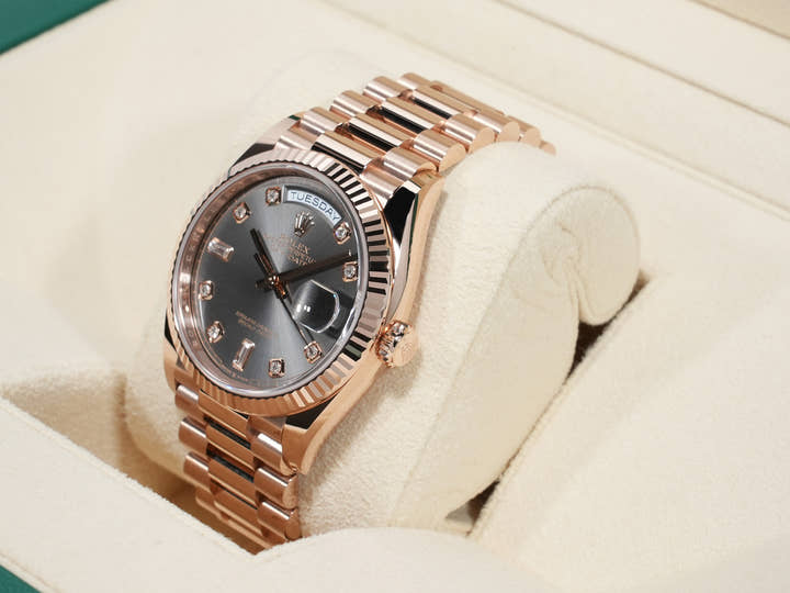 Rolex Day-Date 36 Ref. 128235 Everose Gold Slate Dial with 10 Diamond Hour Markers, Pre-owned, Excellent Condition.  (66kk6ak3 appears to be an internal reference number and is not translated)