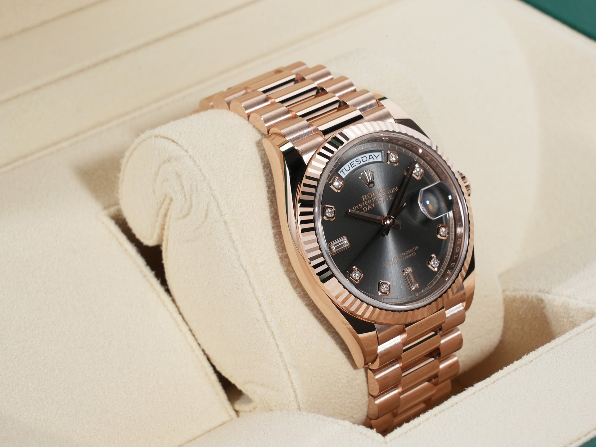 Rolex Day-Date 36 Ref. 128235 Everose Gold Slate Dial with 10 Diamond Hour Markers, Pre-owned, Excellent Condition.  (66kk6ak3 appears to be an internal reference number and is not translated)