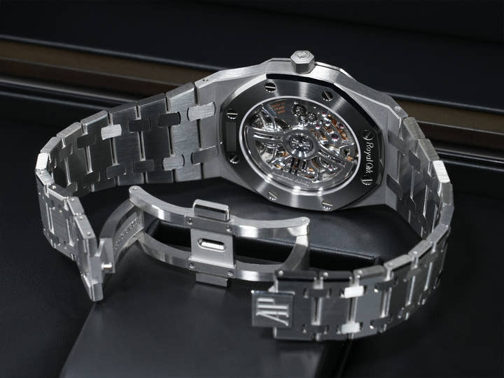 オーデマピゲ ロイヤル オーク フライング トゥールビヨン エクストラ シン (RD#3) Ref.26670ST.OO.1240ST.02 ステンレススチール ブルー文字盤 未使用 ra9p9jxu