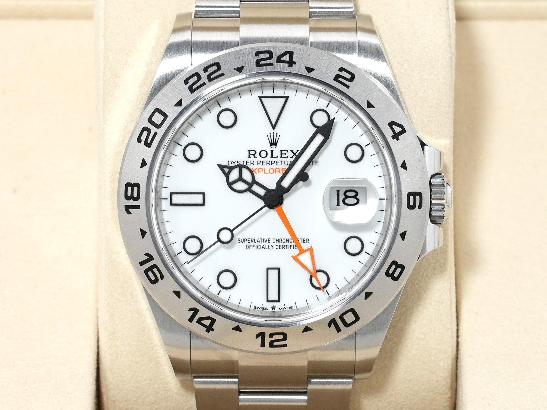 Rolex Explorer II Ref. 226570 Stainless Steel White Dial Oyster Bracelet Unused kdfg4cj9