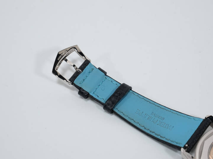 Patek Philippe Calatrava Ref. 6007G-011 White Gold Ebony Black Dial Pre-owned (uz8ercvr appears to be an internal reference number and not part of the product description)