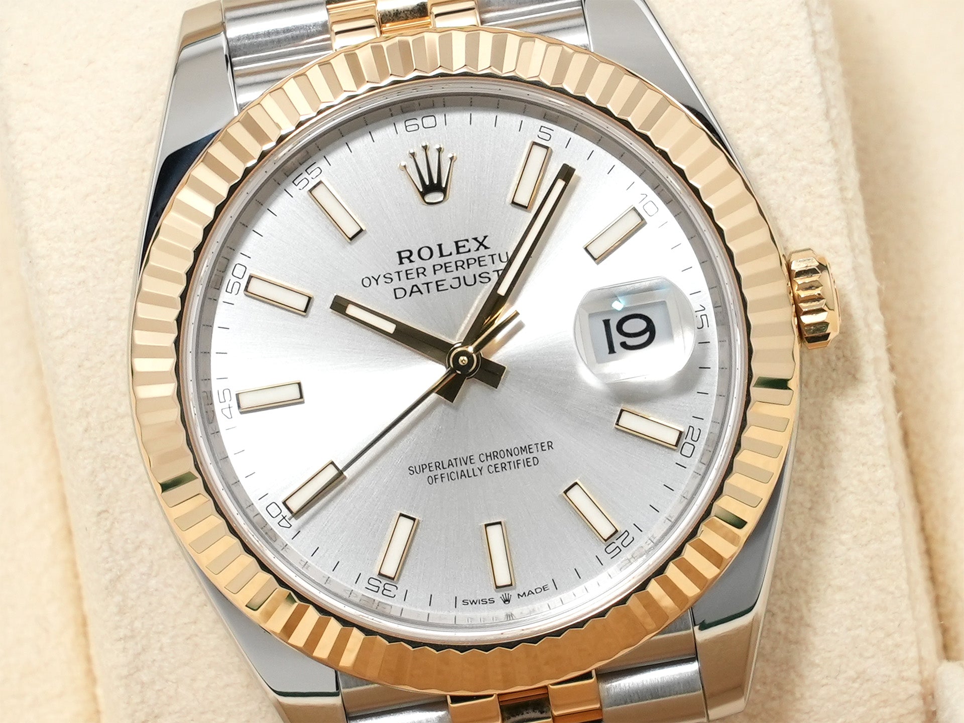 Rolex Datejust 41 Ref. 126333 Stainless Steel/Yellow Gold Silver Dial Jubilee Bracelet, Excellent Condition d62q97ac