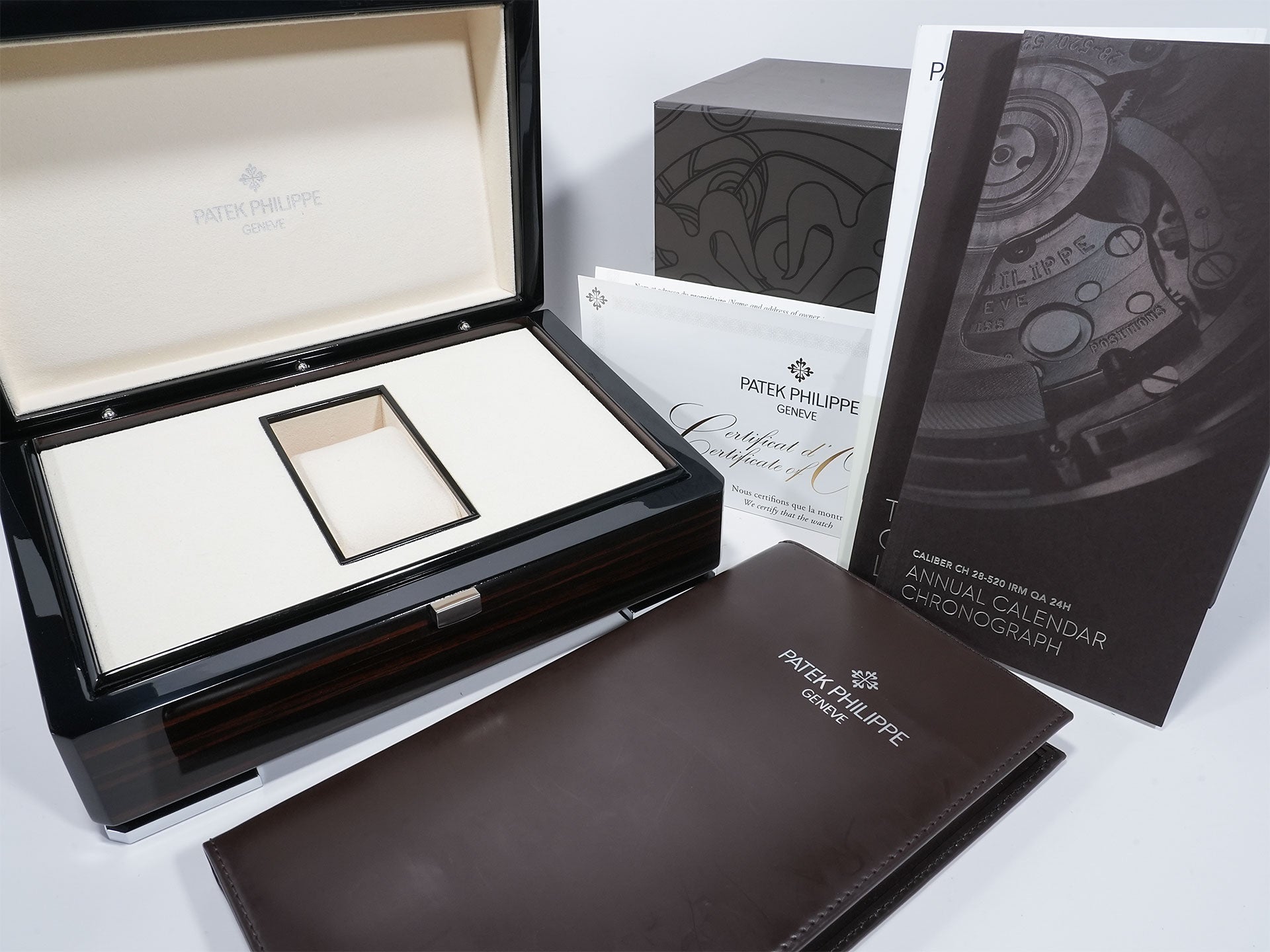 Patek Philippe Annual Calendar Chronograph Ref. 5960/01G-001 White Gold Blue Dial Pre-owned (Used) bjfitu46