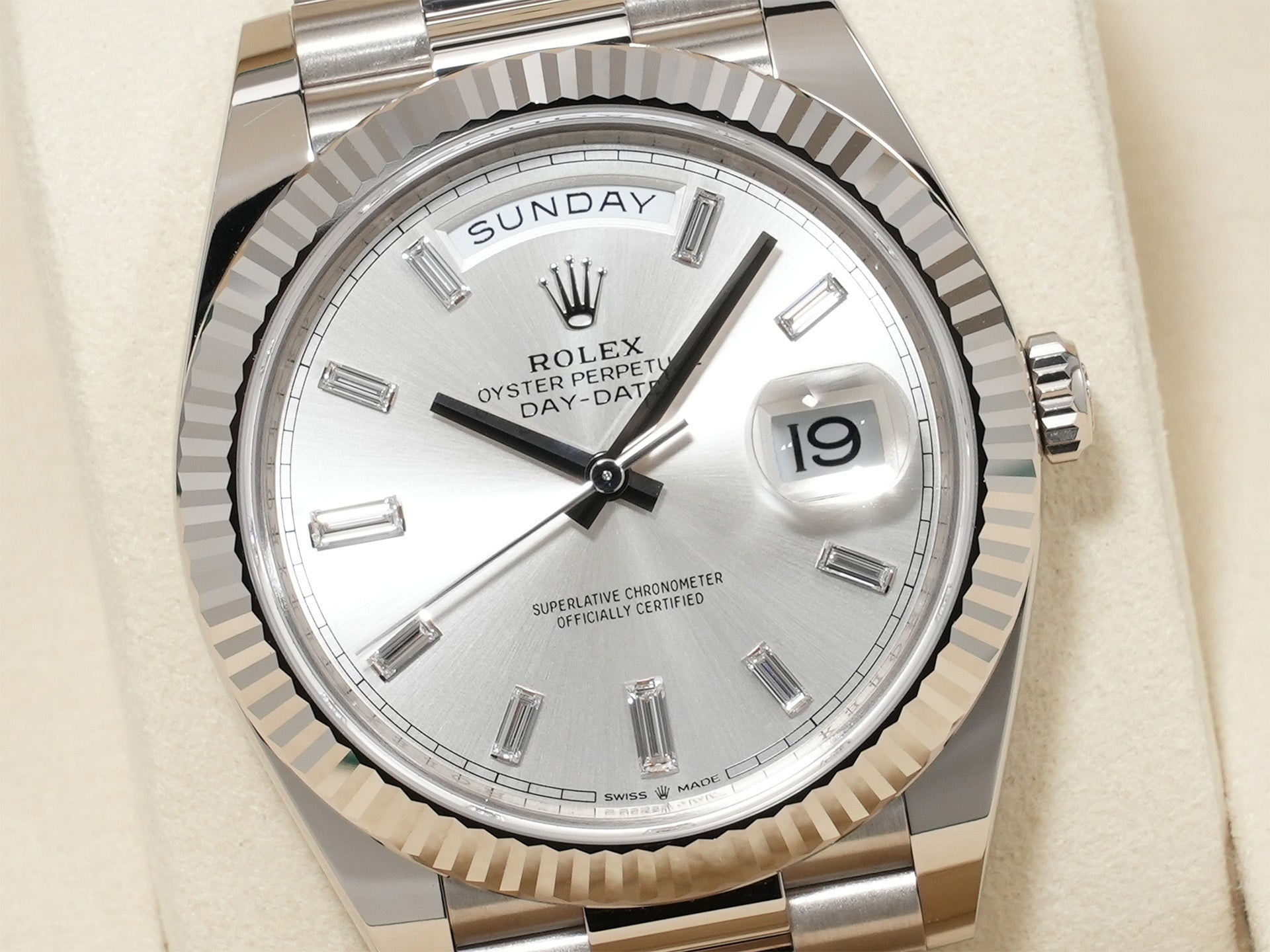 Rolex Day-Date 40 Ref. 228239A White Gold Silver x 10P Diamond Dial Pre-owned (Used)  zizkqen7