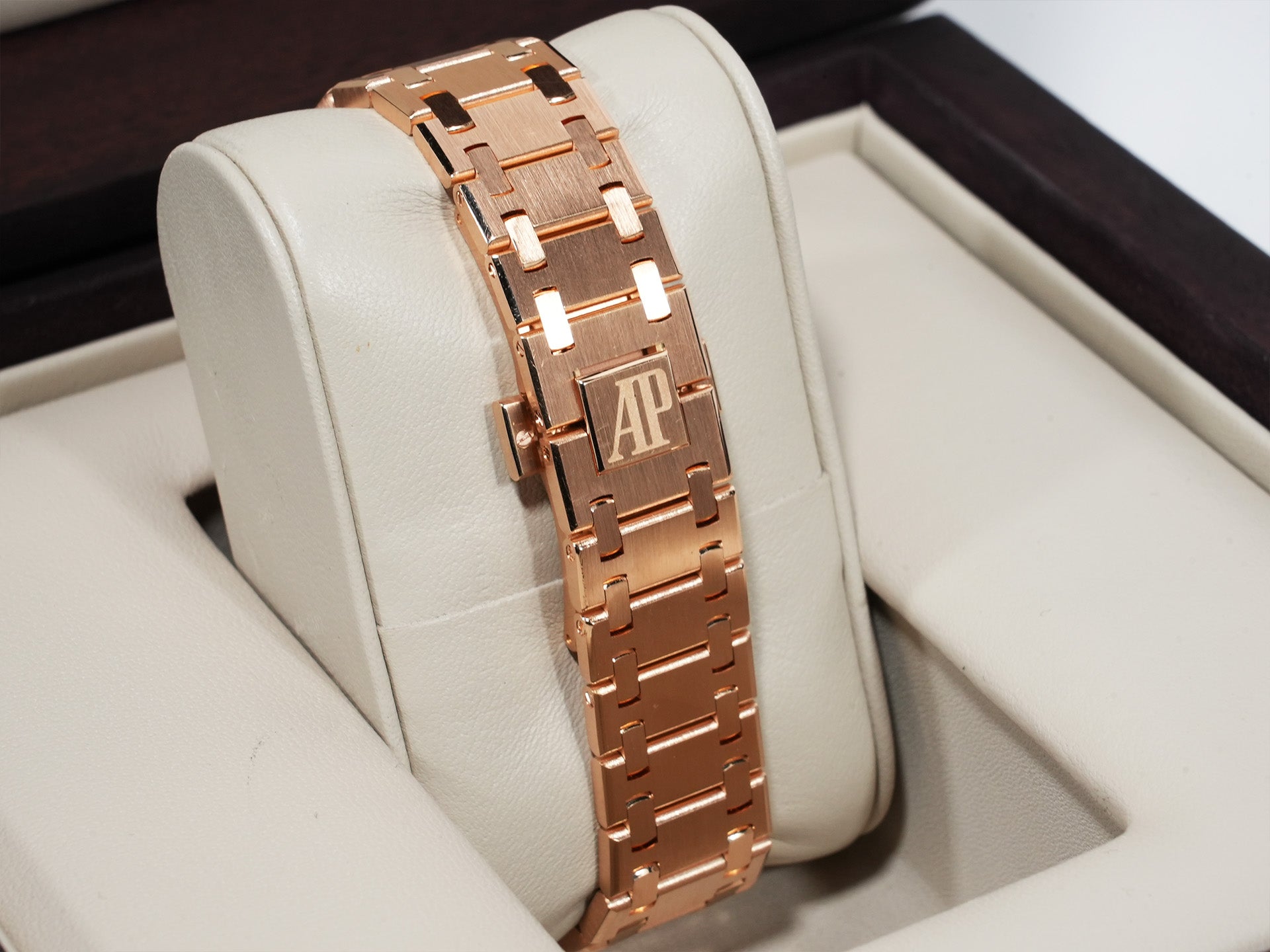 Audemars Piguet Royal Oak Jumbo Extra-Thin Ref. 15202OR.OO.1240OR.01 Pink Gold Blue Dial Pre-owned v656dayu