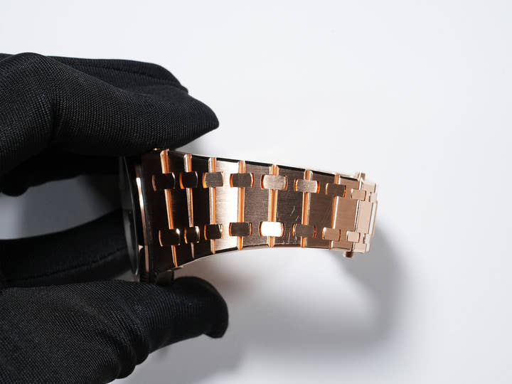 Audemars Piguet Royal Oak Jumbo Extra-Thin Ref. 15202OR.OO.1240OR.01 Pink Gold Blue Dial Pre-owned v656dayu