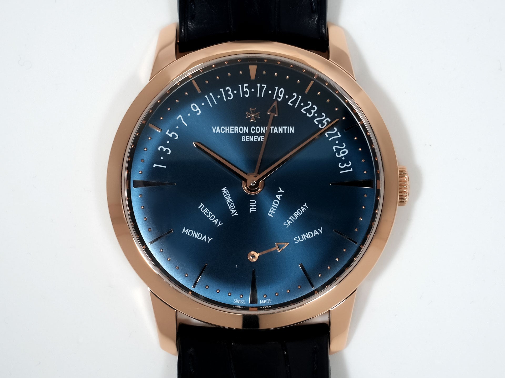 Vacheron Constantin Patrimony Retrograde Day/Date Ref. 4000U/000R-B516 Pink Gold Dark Blue Dial Pre-owned dzu3bcvk