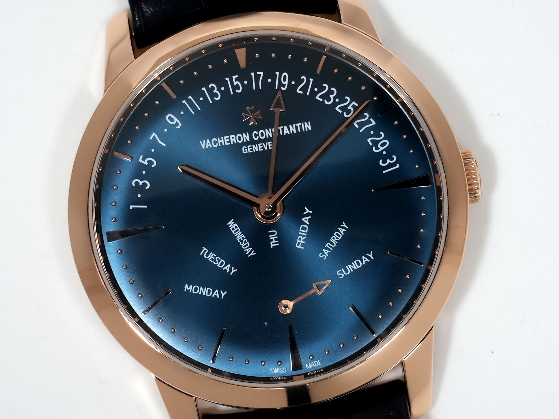 Vacheron Constantin Patrimony Retrograde Day/Date Ref. 4000U/000R-B516 Pink Gold Dark Blue Dial Pre-owned dzu3bcvk