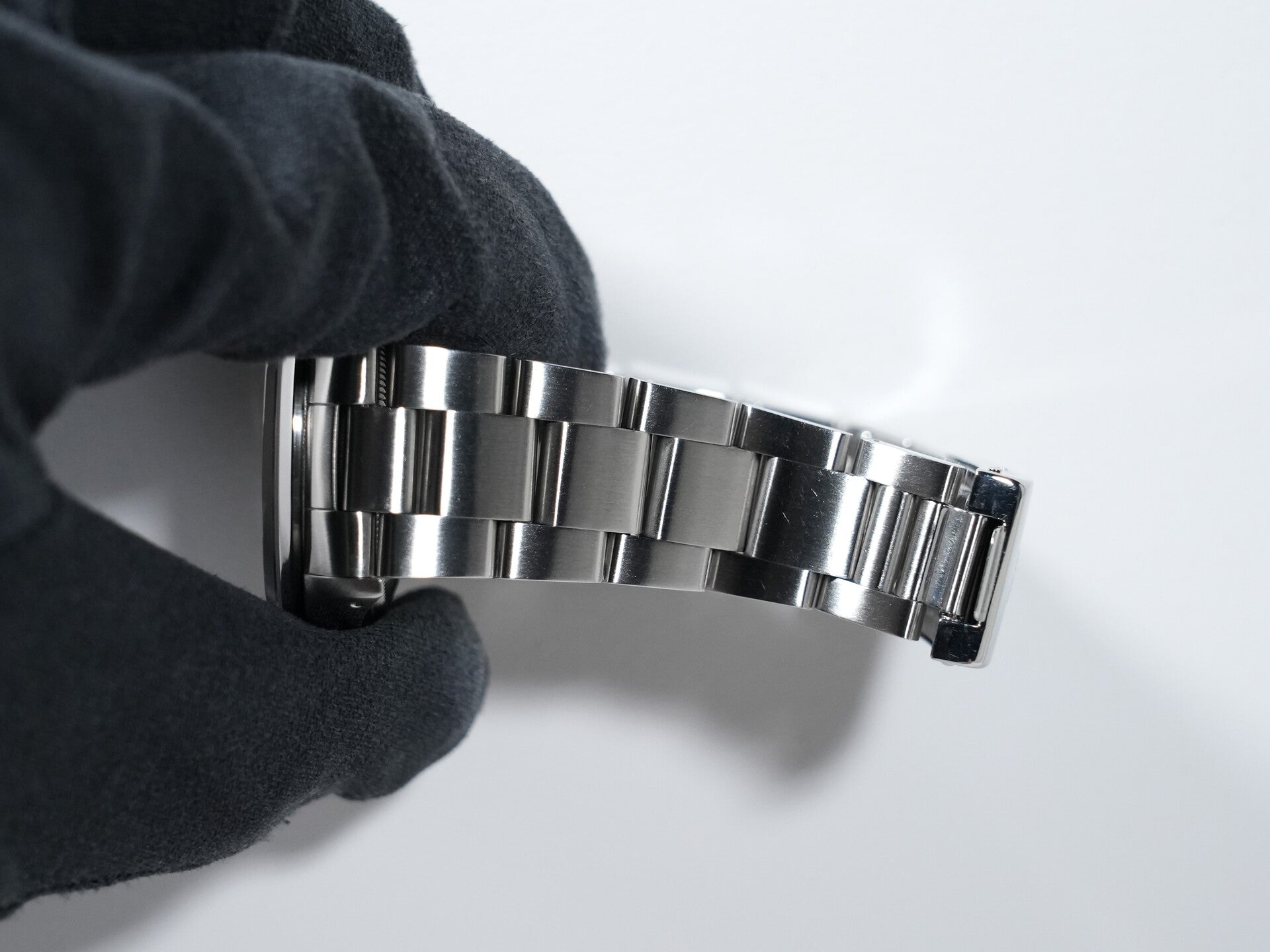 Rolex Explorer I Ref. 14270, stainless steel, black dial, Oyster bracelet, pre-owned.  (9gbiqw9x appears to be an internal reference number and not part of the product description)