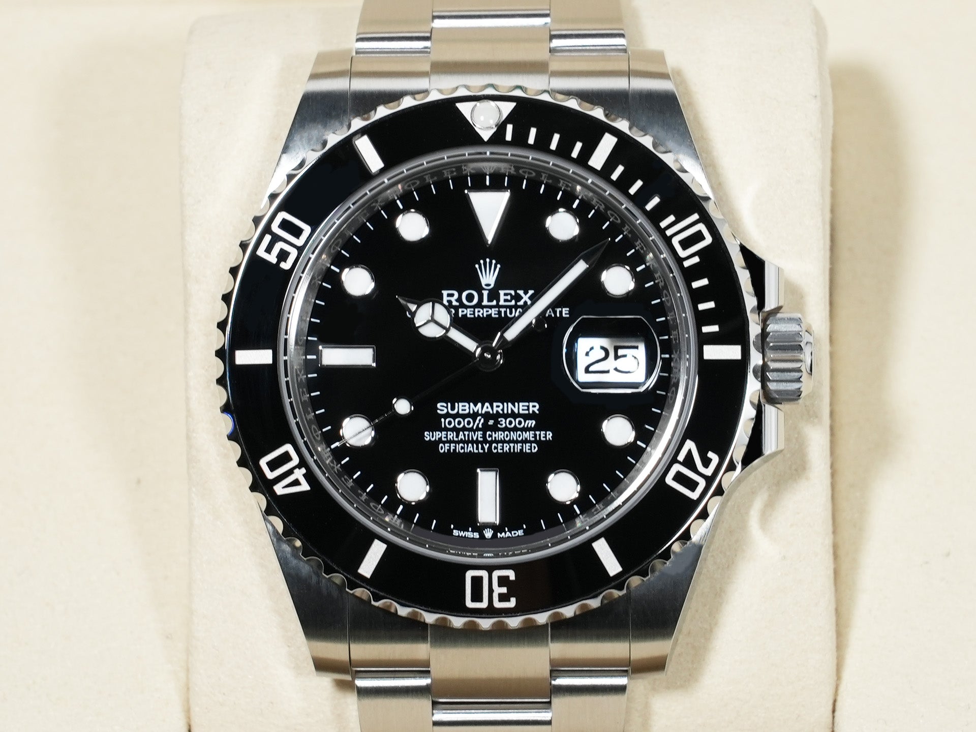 Rolex Submariner Date Ref. 126610LN Stainless Steel Black Dial Unused rvwurg6s