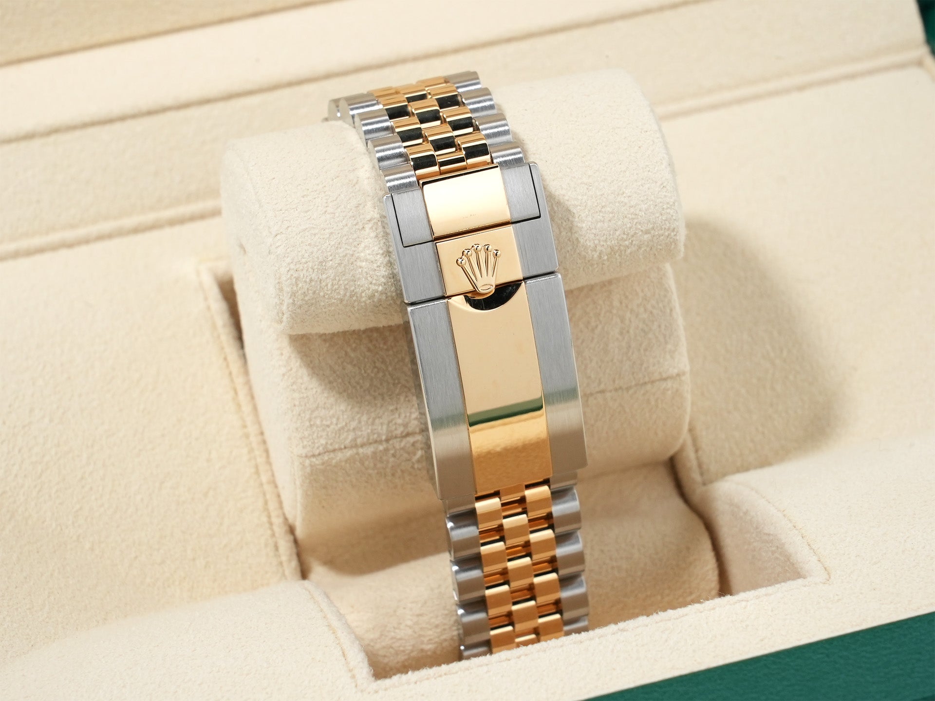 Rolex GMT-Master II Ref. 126713GRNR Stainless Steel/Yellow Gold Black Dial Jubilee Bracelet Unused nq6fesva