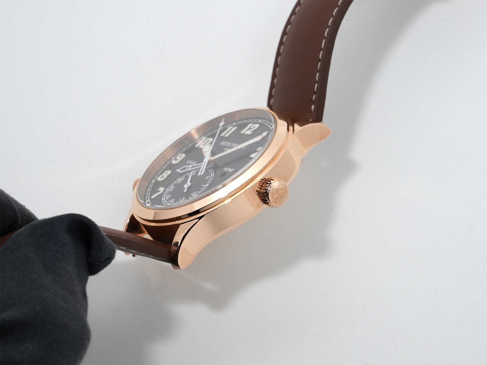 Patek Philippe Calatrava Pilot Travel Time Ref. 5524R-001 Rose Gold Brown Sunburst Dial, Unused.