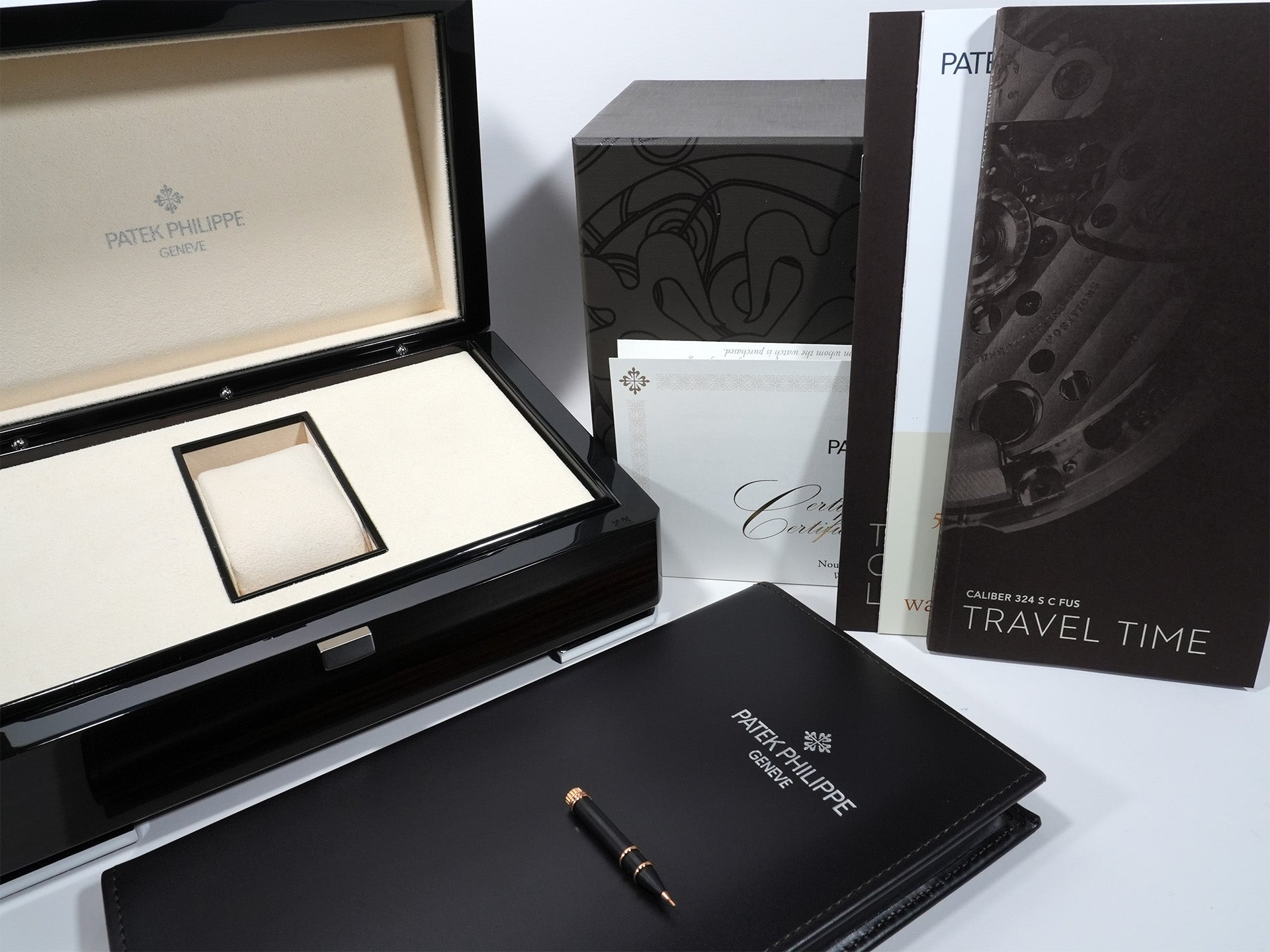 Patek Philippe Calatrava Pilot Travel Time Ref. 5524R-001 Rose Gold Brown Sunburst Dial, Unused.