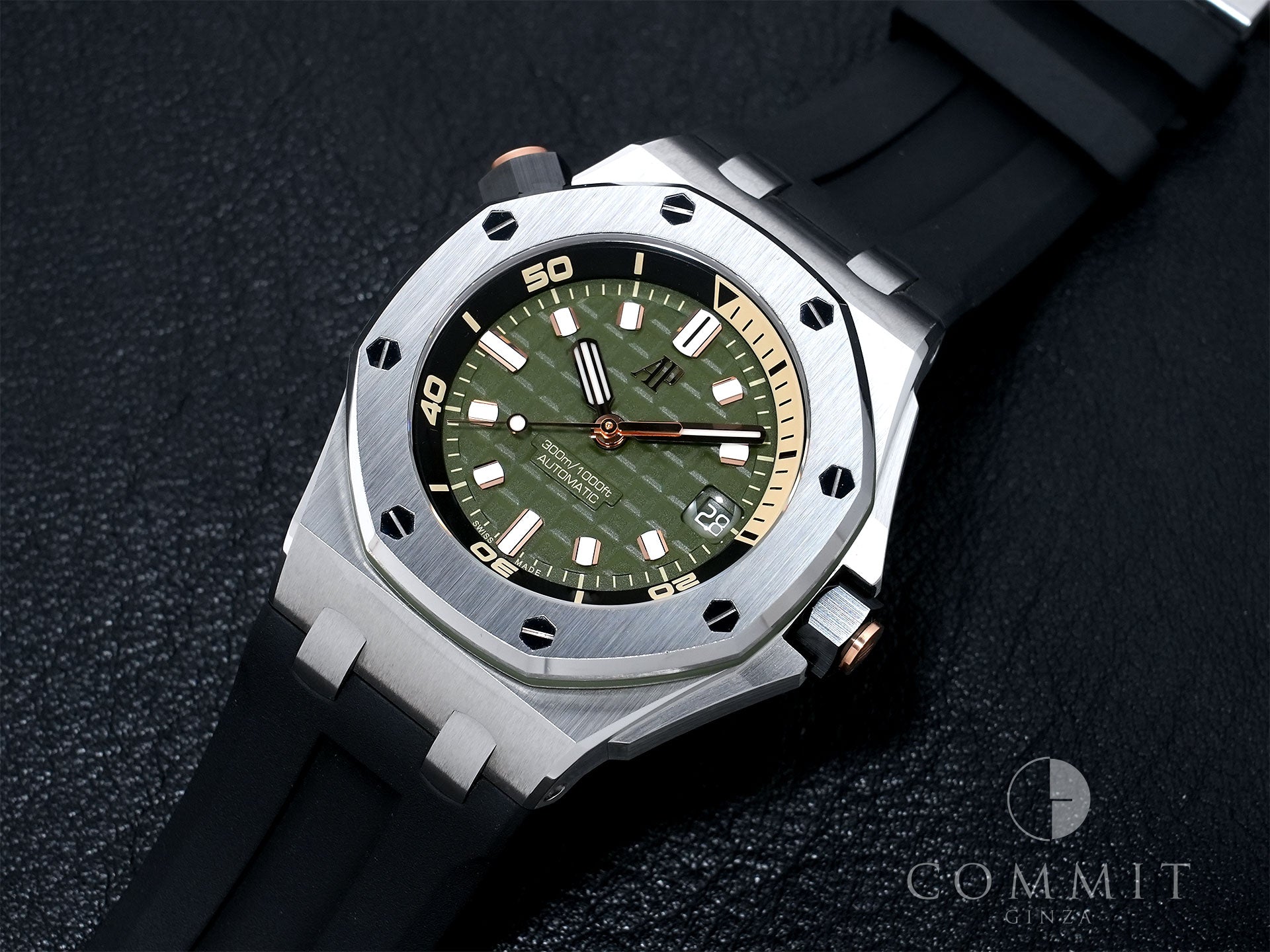 Audemars Piguet Royal Oak Offshore Diver Ref. 15720ST.OO.A052CA.01 Stainless Steel Khaki Green Dial Pre-owned (Excellent Condition)  ndjz4qz8