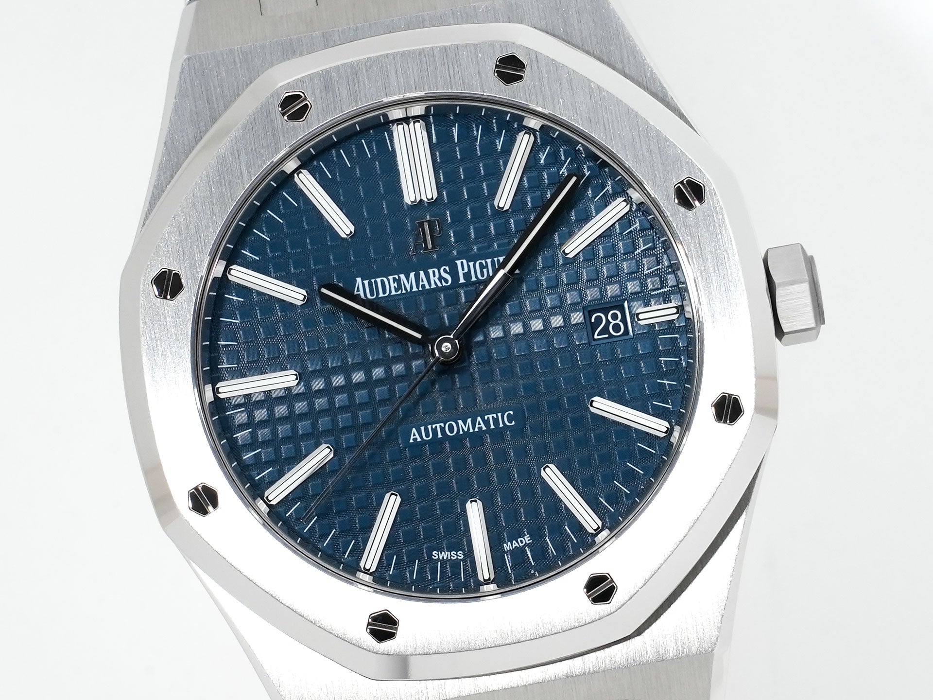 Audemars Piguet Royal Oak Ref. 15400ST.OO.1220ST.03 Stainless Steel Blue Dial, Pre-owned (Excellent Condition) qi8kqmg2
