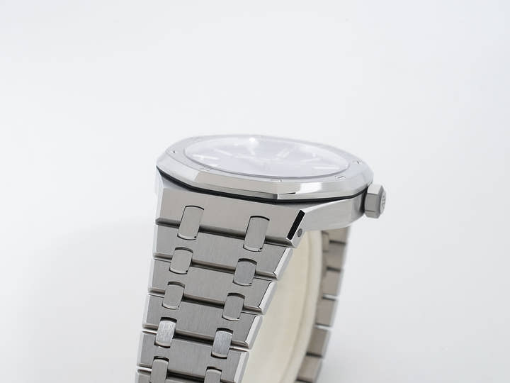 Audemars Piguet Royal Oak Ref. 15400ST.OO.1220ST.03 Stainless Steel Blue Dial, Pre-owned (Excellent Condition) qi8kqmg2