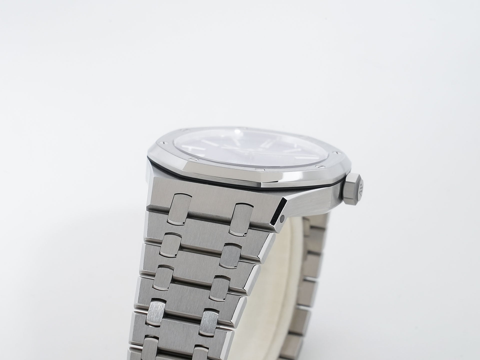 Audemars Piguet Royal Oak Ref. 15400ST.OO.1220ST.03 Stainless Steel Blue Dial, Pre-owned (Excellent Condition) qi8kqmg2