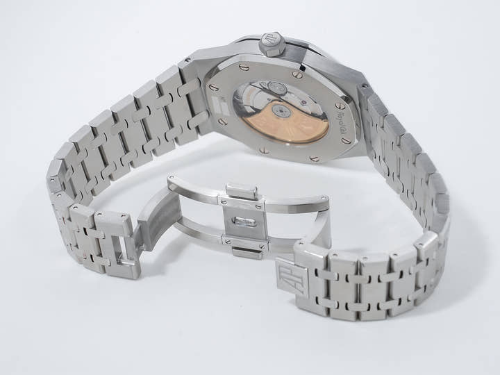 Audemars Piguet Royal Oak Ref. 15400ST.OO.1220ST.03 Stainless Steel Blue Dial, Pre-owned (Excellent Condition) qi8kqmg2