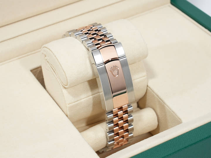 ロレックス デイトジャスト41 Ref.126331 ステンレススチール/エバーローズゴールド サンダスト文字盤 ジュビリーブレスレット 未使用 yd34u6cy