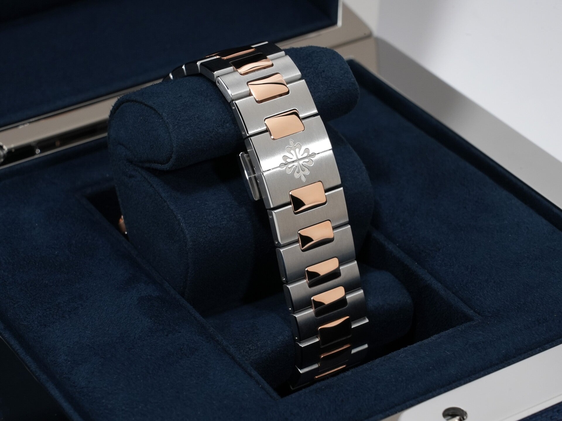 パテックフィリップ キュビタス Ref.5821/1AR-001 ステンレススチール/ローズゴールド ブルーソレイユ文字盤 未使用 zasnnjth