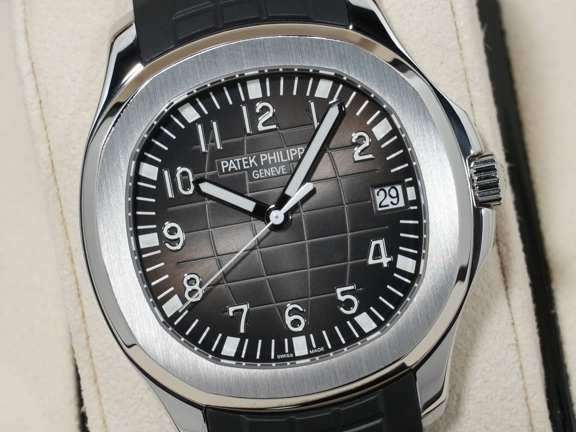 パテックフィリップ アクアノート Ref.5167A-001 ステンレススチール ブラック文字盤 美品 xnisapiy
