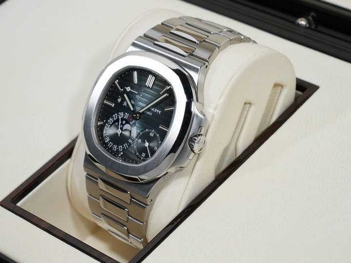 パテックフィリップ ノーチラス プチコンプリケーション Ref.5712/1A-001 ステンレススチール ブルー文字盤 美中古 9iefak9a