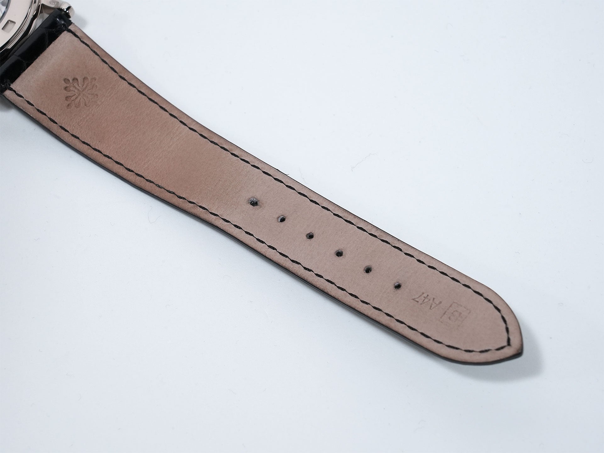 パテックフィリップ カラトラバ Ref.5296G-001 ホワイトゴールド シルバー文字盤 中古 oxwhacvr