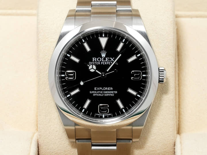 Rolex Explorer I, mirror black dial, Ref. 214270, stainless steel, black dial, Oyster bracelet, pre-owned.  (2ju4j5wu appears to be an internal reference number and not part of the product description)