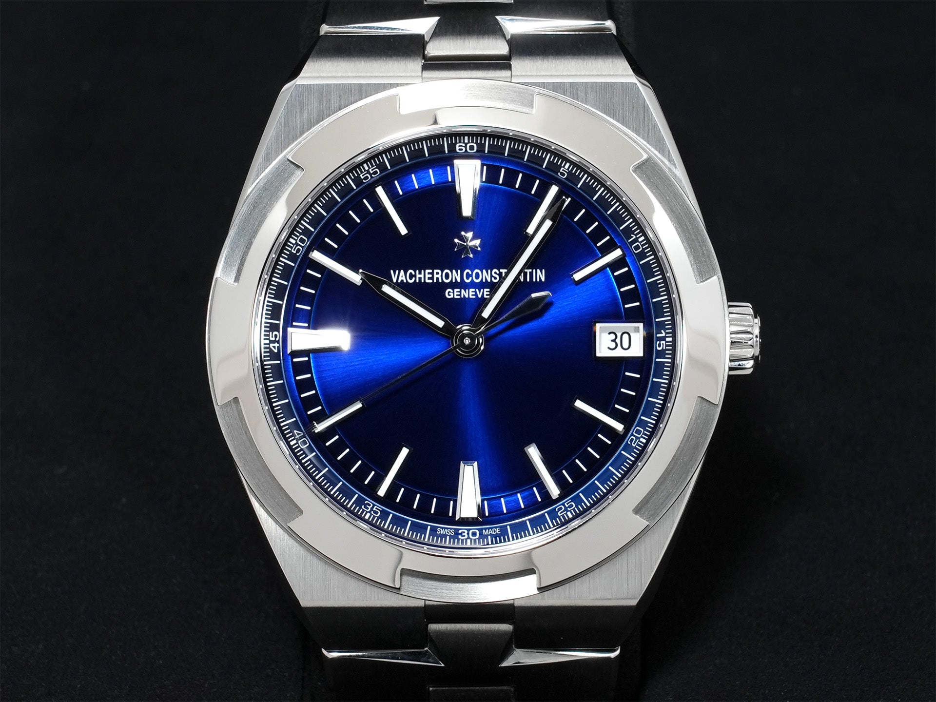 ヴァシュロンコンスタンタン オーヴァーシーズ Ref.4500V/110A-B128 ステンレススチール ブルー文字盤 未使用 s6u6dzn5