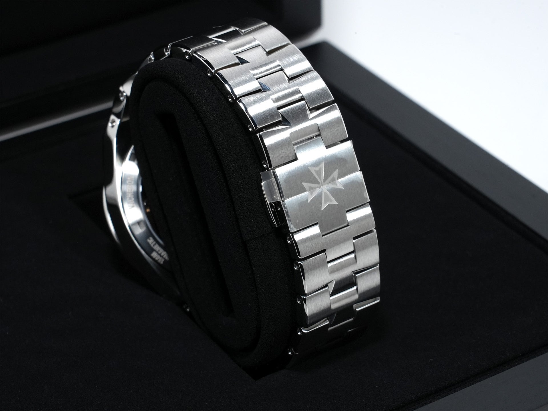 ヴァシュロンコンスタンタン オーヴァーシーズ Ref.4500V/110A-B128 ステンレススチール ブルー文字盤 未使用 s6u6dzn5