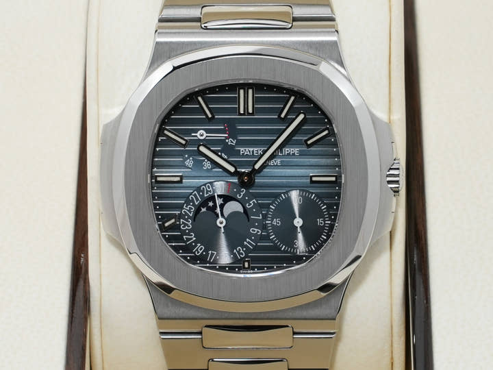パテックフィリップ ノーチラス プチコンプリケーション Ref.5712/1A-001 ステンレススチール ブルー文字盤 美品 j35ae4o2