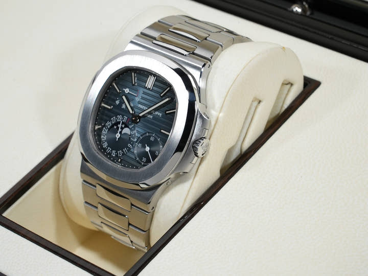 パテックフィリップ ノーチラス プチコンプリケーション Ref.5712/1A-001 ステンレススチール ブルー文字盤 美品 j35ae4o2