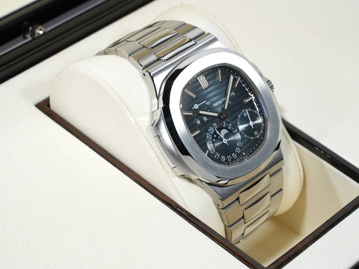 パテックフィリップ ノーチラス プチコンプリケーション Ref.5712/1A-001 ステンレススチール ブルー文字盤 美品 j35ae4o2